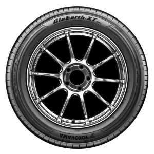 215/60R17 96H YOKOHAMA BLUEAE61